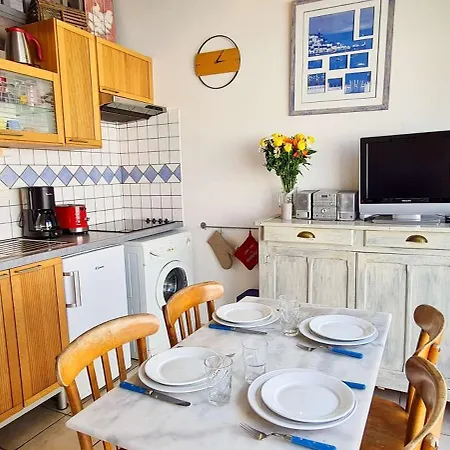 Charmante Maison Bord De Avec Jardin *